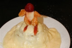 Owococy narciarz na budyniowym stoku_Borys Rzepecki Motyle